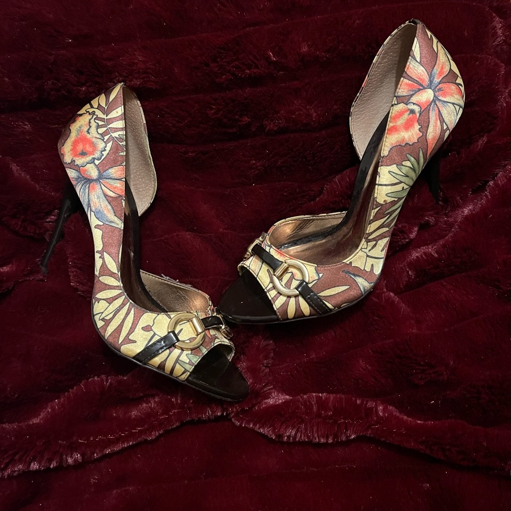 Peep toe heels
